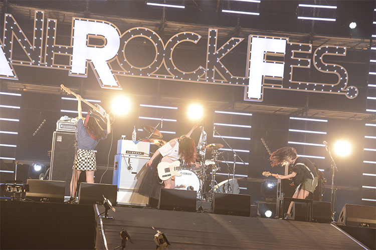 『ANI-ROCK FES. 2018／銀魂 LIVE CARNIVAL 2018』ЯeaLのステージ