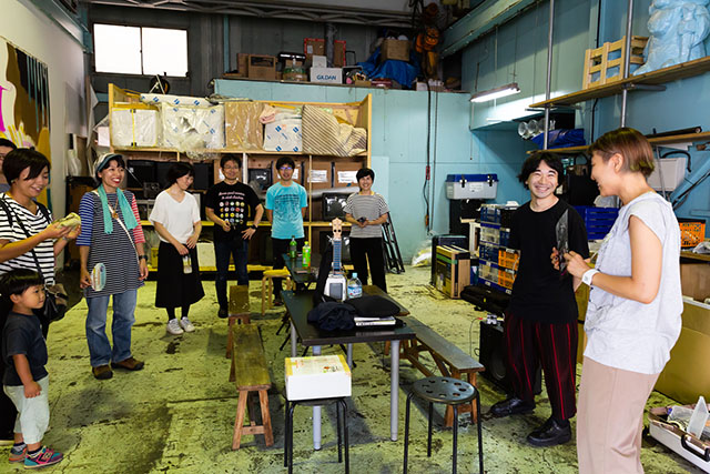 フェスの約1カ月前、和田永と「ニコス」のメンバーが顔を揃えて須田鉄工所でミーティング。