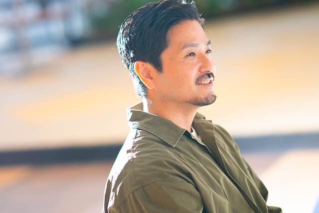 笑顔で語る神山薫