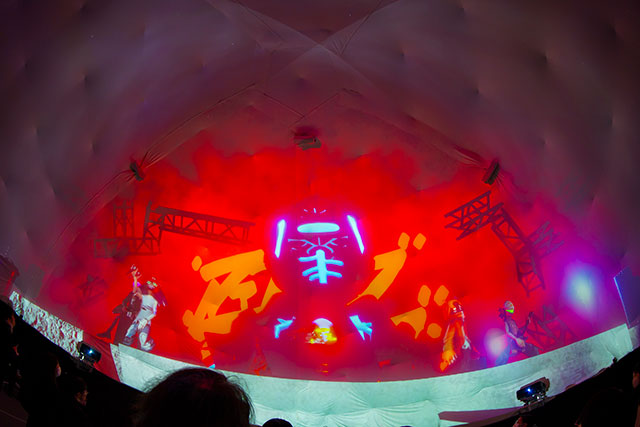 FZMZ「FZMZ LIVE “DEEP:DAWN”」の様子