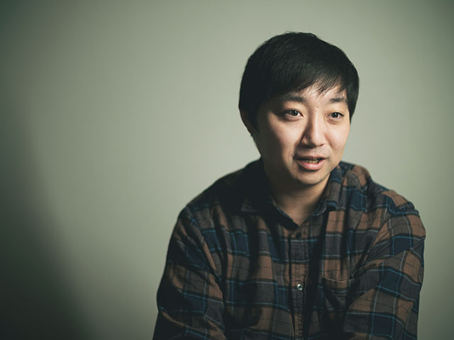 笑顔で語る嶋崎光佑