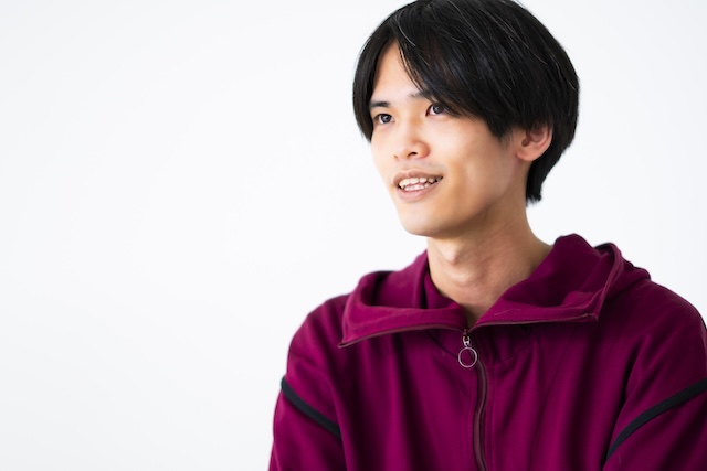 真剣なまなざしで話す加藤慈英氏